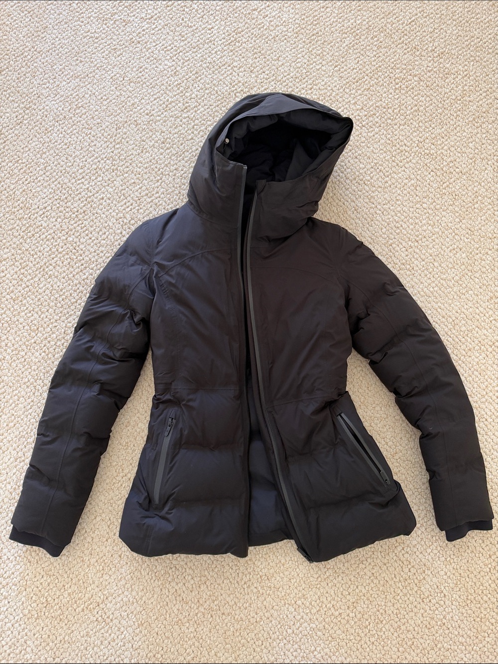 Lululemon Women's Black Hooded Puffer Jacket